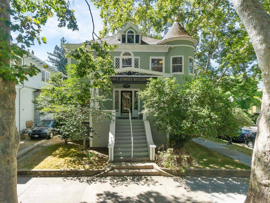 Sacramento, CA 95816,2200 L ST