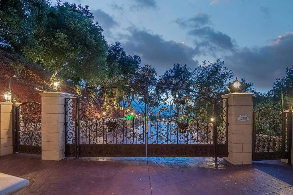 Los Gatos, CA 95030,16840 Cypress WAY