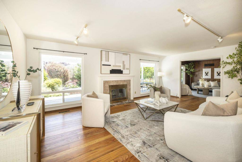 Palo Alto, CA 94303,774 Christine DR