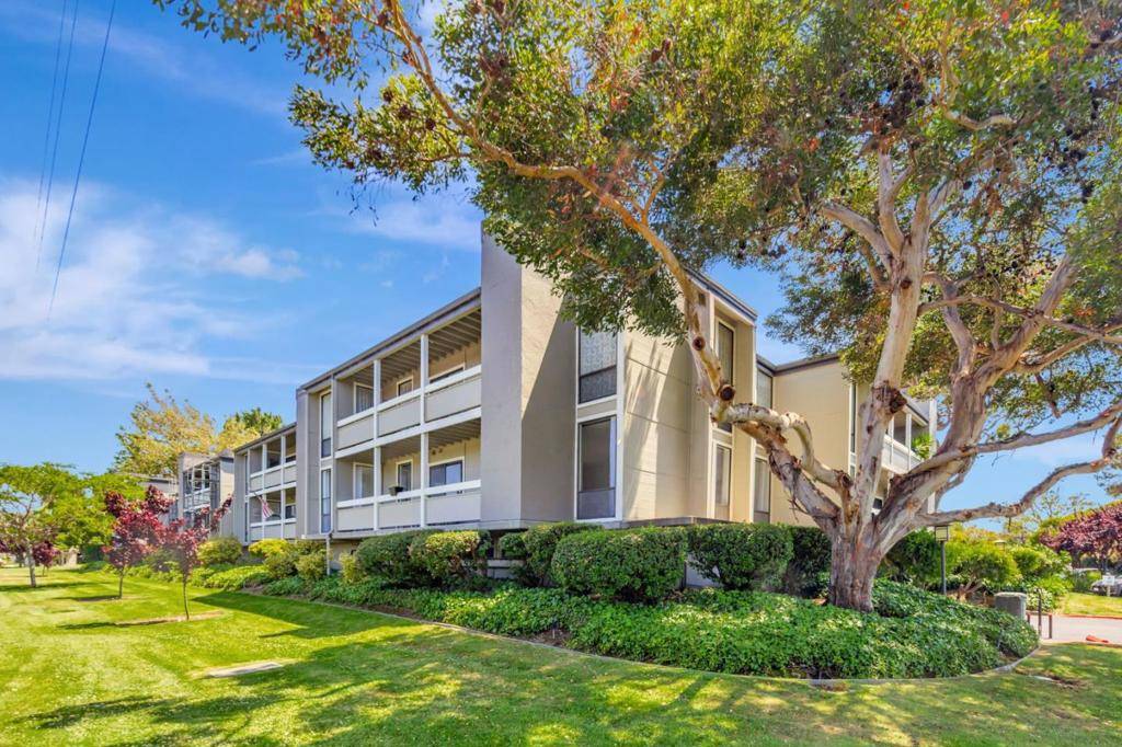 Foster City, CA 94404,1111 Compass LN #106