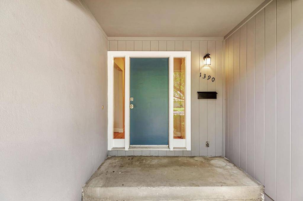 Sunnyvale, CA 94087,1390 Pointe Claire DR