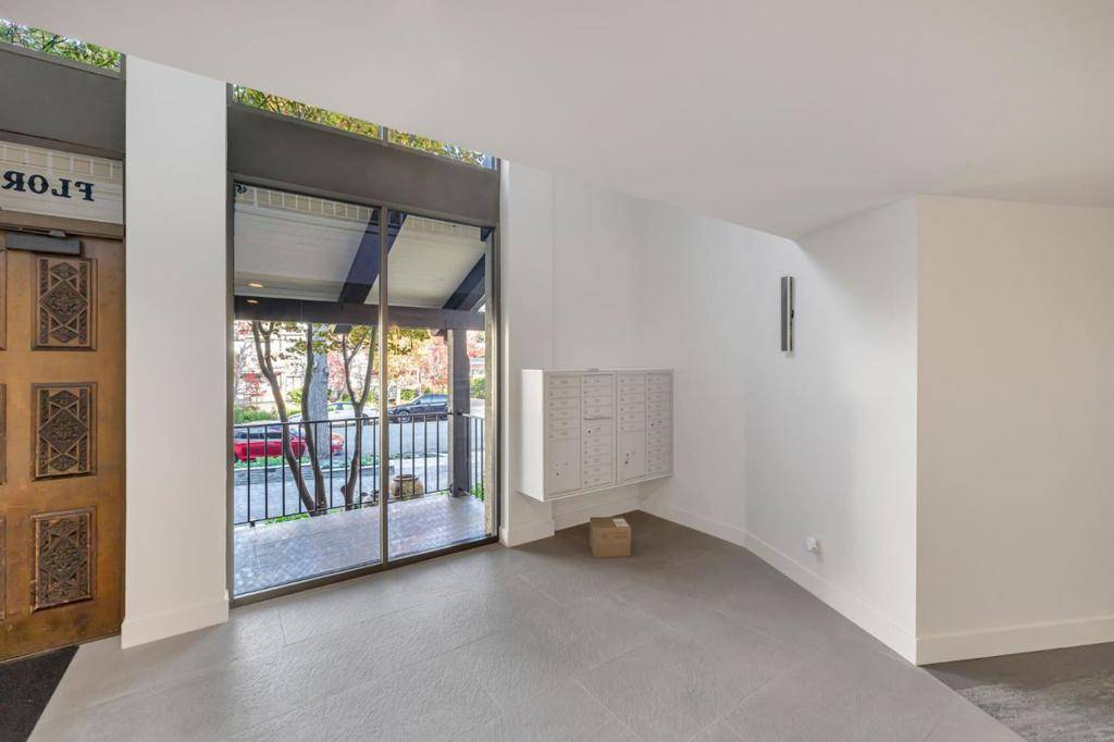 Burlingame, CA 94010,1515 Floribunda AVE #205
