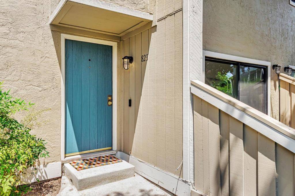 Foster City, CA 94404,823 Perseus LN