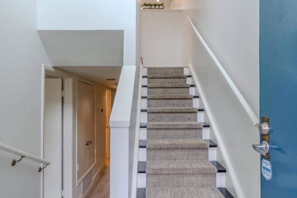 Pacifica, CA 94044,262 Beachview AVE #5