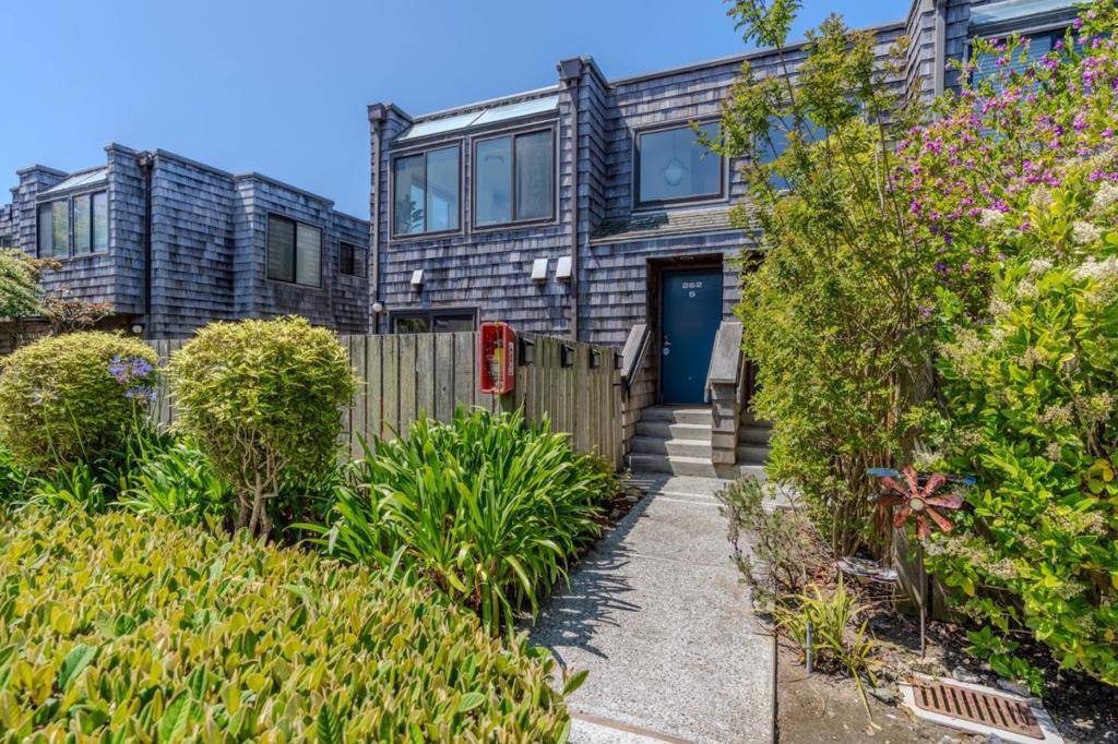 Pacifica, CA 94044,262 Beachview AVE #5