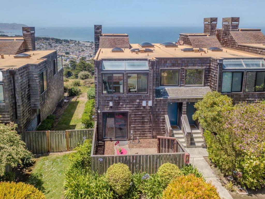 Pacifica, CA 94044,262 Beachview AVE #5