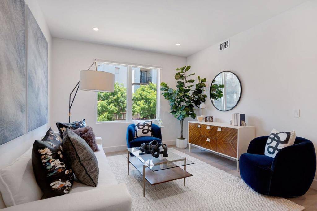 Los Altos, CA 94022,425 First ST #34