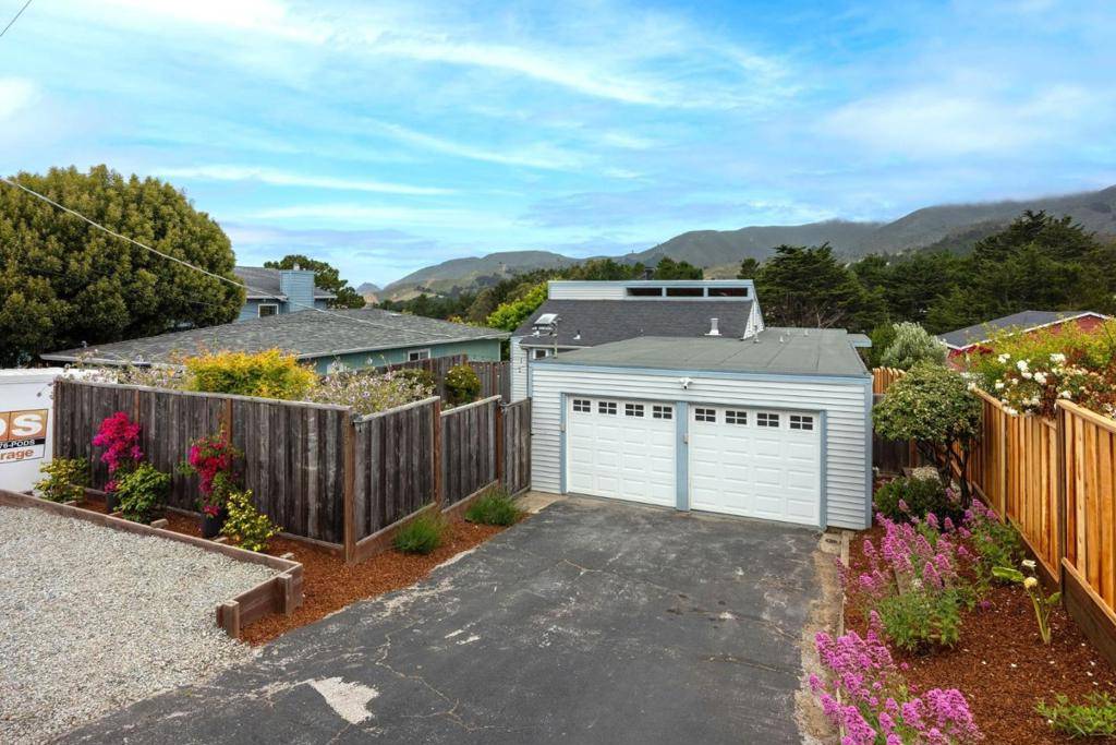 Montara, CA 94037,475 4th ST