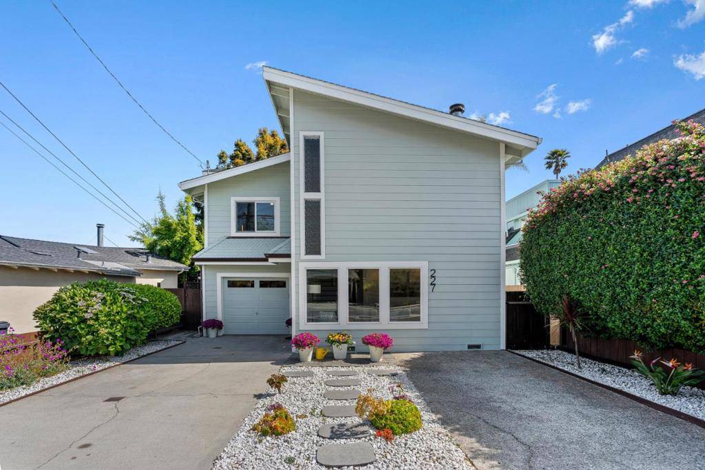 Aptos, CA 95003,227 Center AVE
