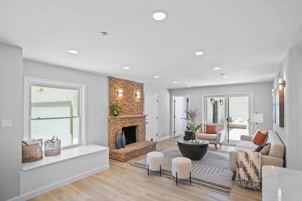Sunnyvale, CA 94087,967 Chelan DR