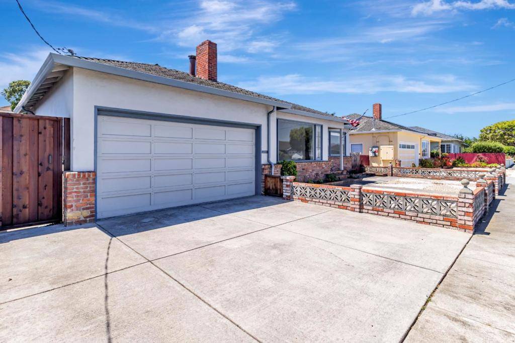 Half Moon Bay, CA 94019,624 Filbert ST