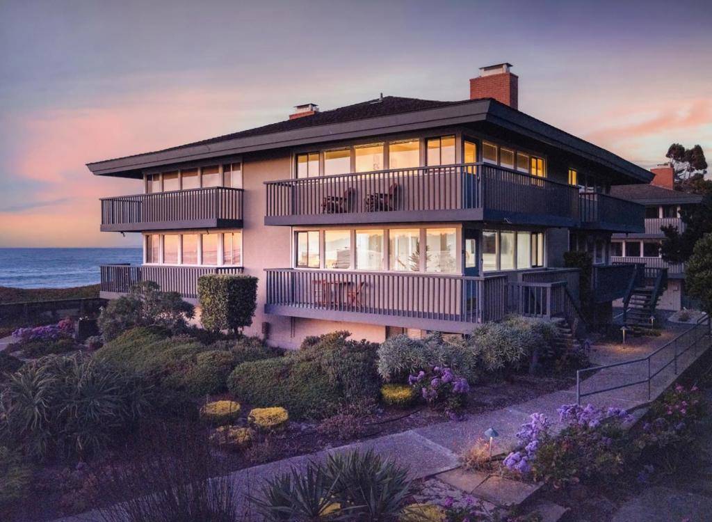 Monterey, CA 93940,19 La Playa ST