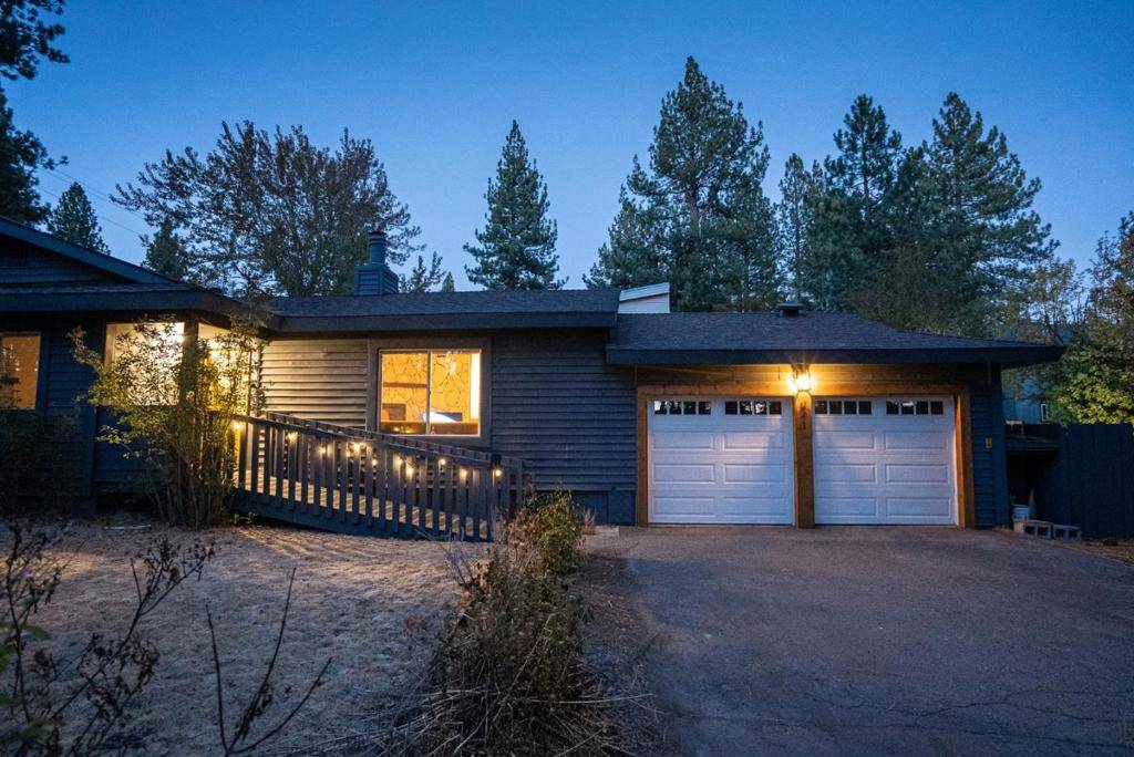 South Lake Tahoe, CA 96150,941 Sunset DR