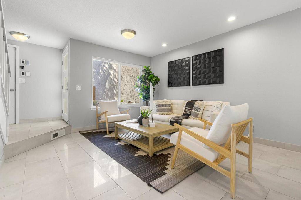Los Gatos, CA 95032,230 Elm Wood CT