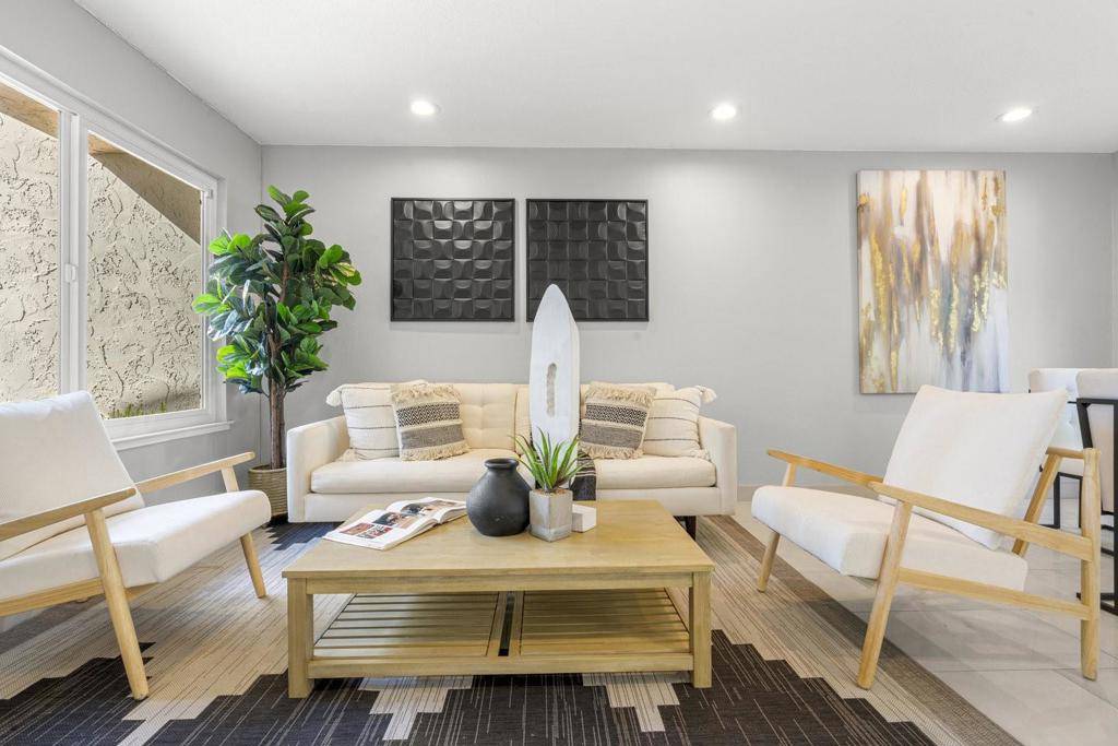 Los Gatos, CA 95032,230 Elm Wood CT