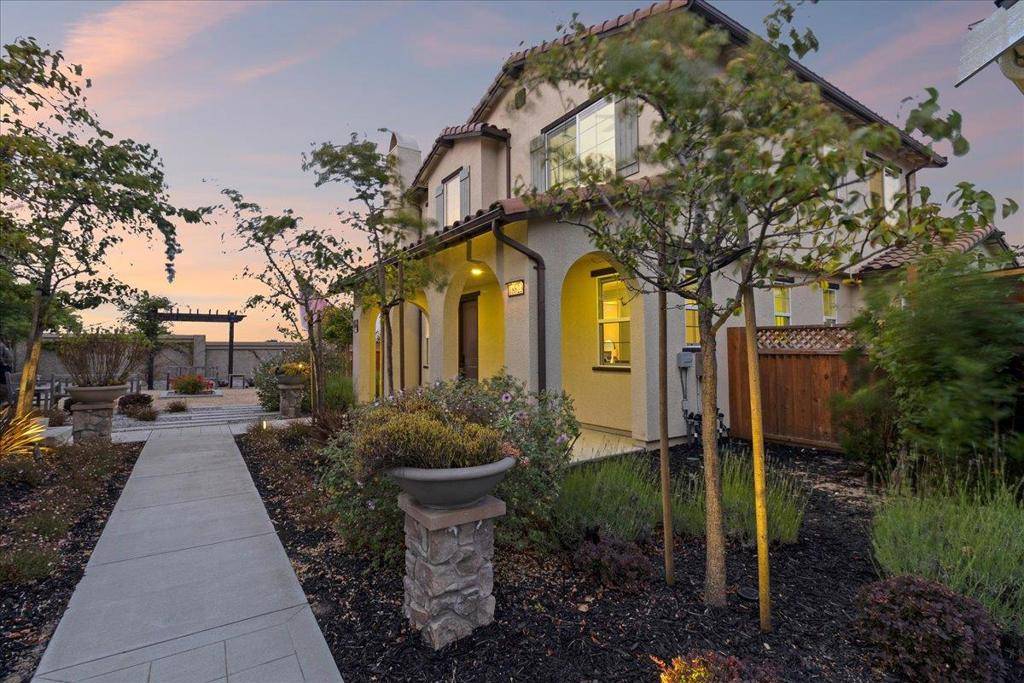 CA 93933,18623 McClellan CIR