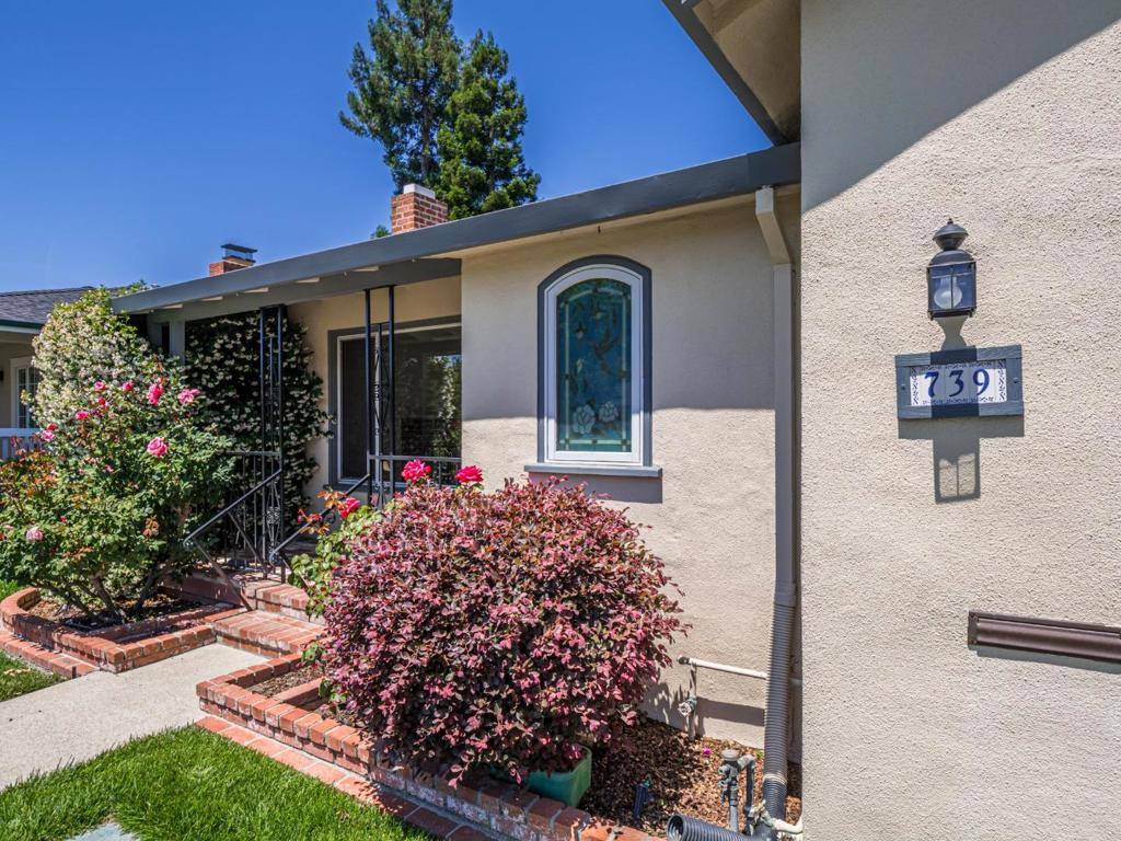Redwood City, CA 94061,739 Quartz ST
