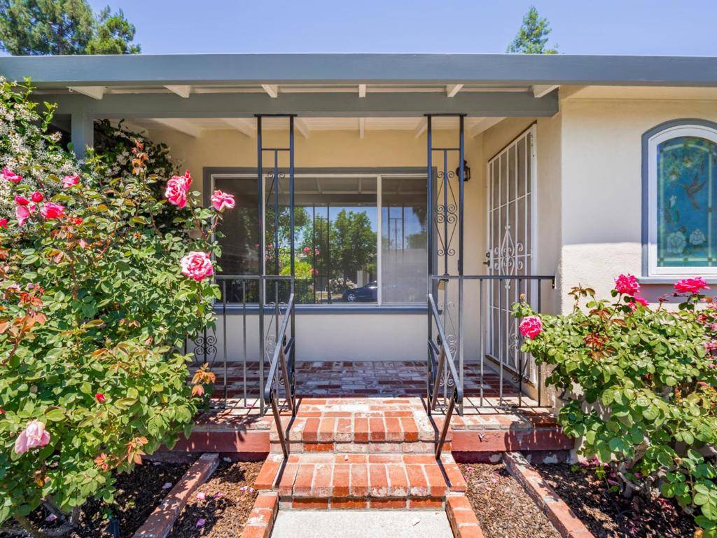 Redwood City, CA 94061,739 Quartz ST