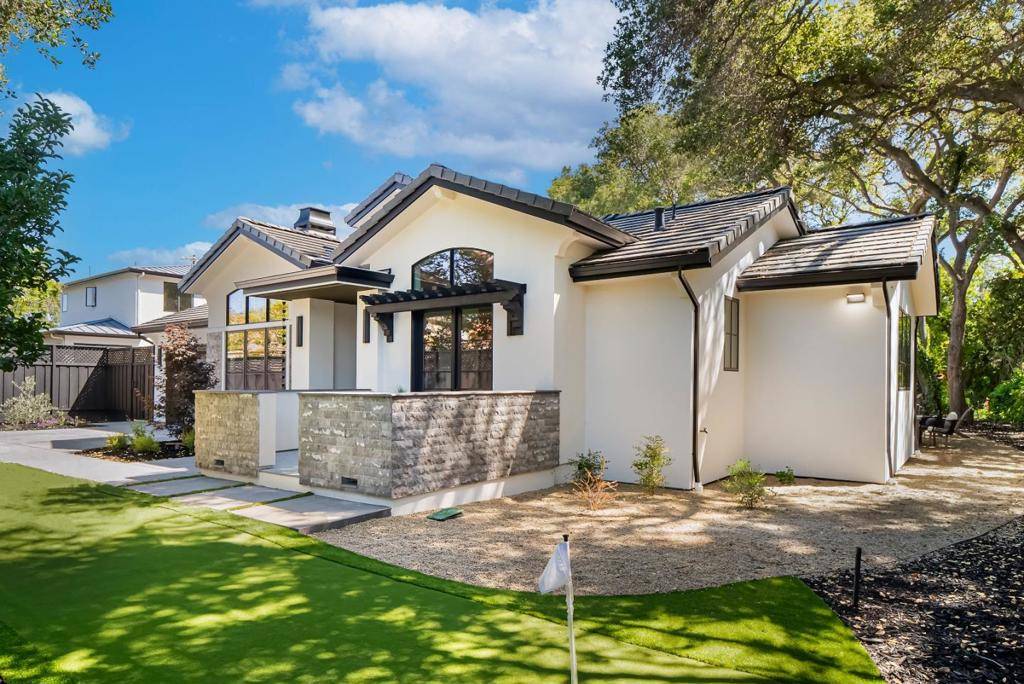 Los Altos, CA 94024,1068 Riverside DR