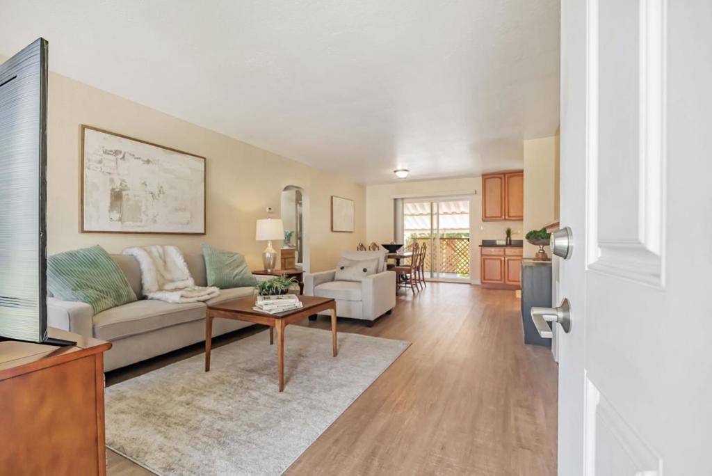 Hayward, CA 94542,25875 Bel Aire DR