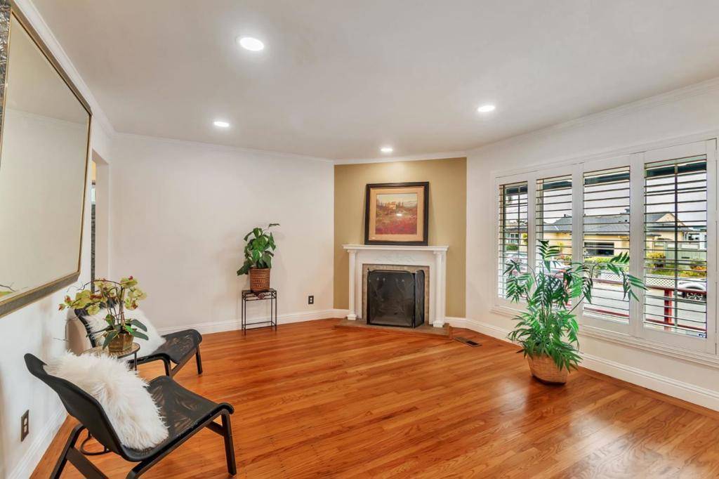 Daly City, CA 94015,803 Thornhill DR