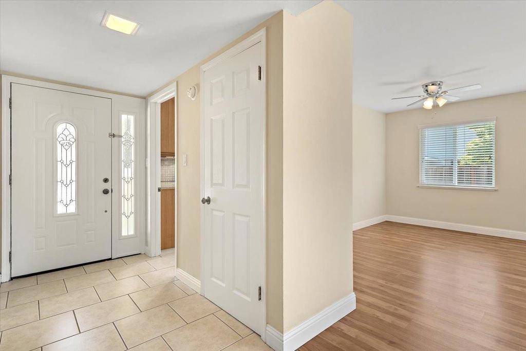 Sunnyvale, CA 94087,1116 Blair AVE