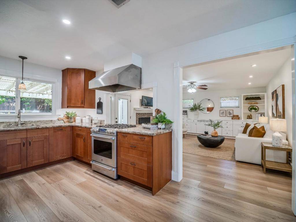 Morgan Hill, CA 95037,385 W Dunne AVE