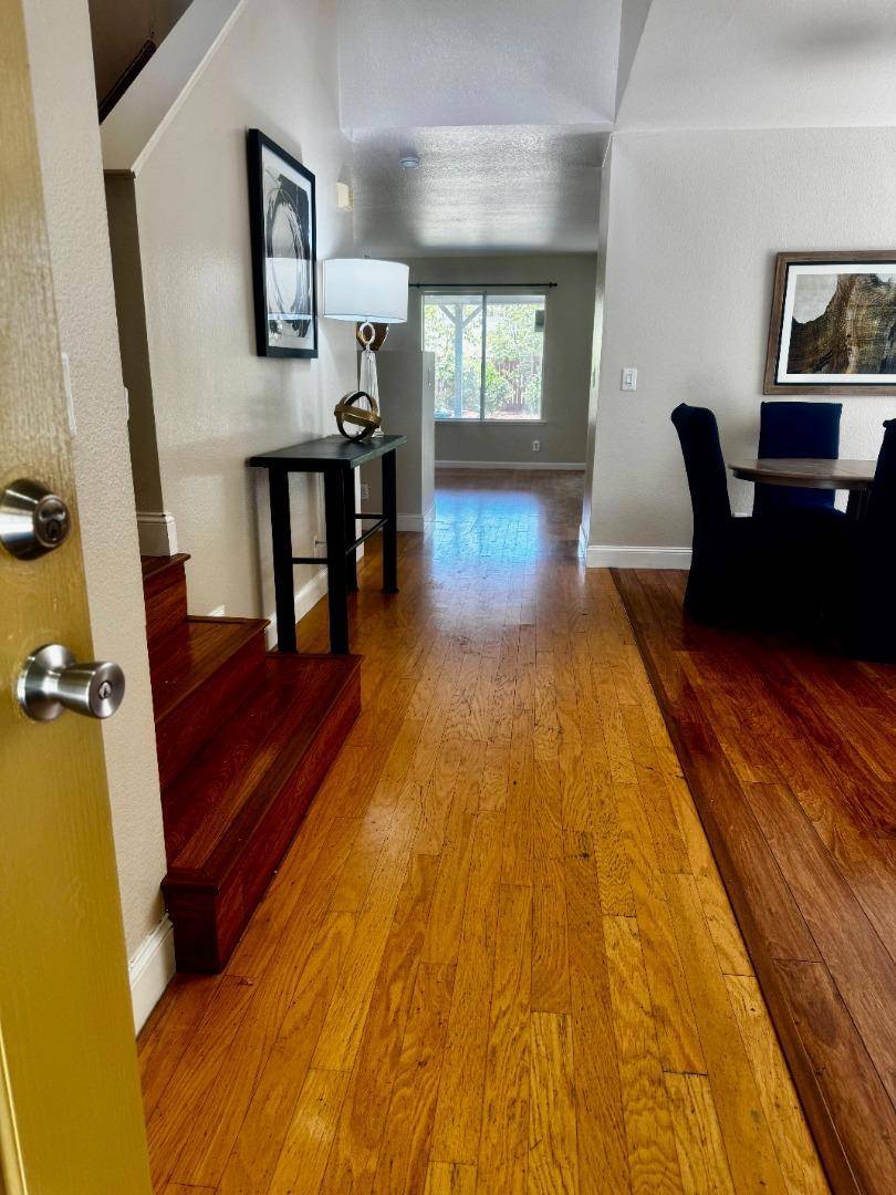 Hollister, CA 95023,930 Talbot DR