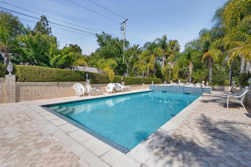 Monte Sereno, CA 95030,15360 Karl AVE