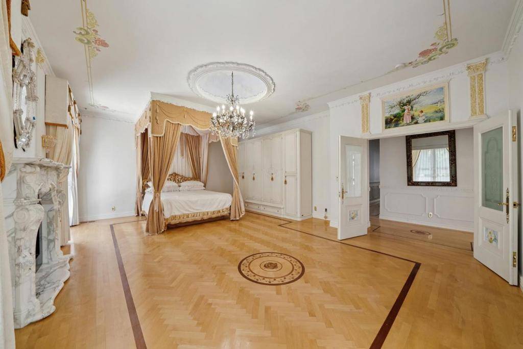 Monte Sereno, CA 95030,15360 Karl AVE