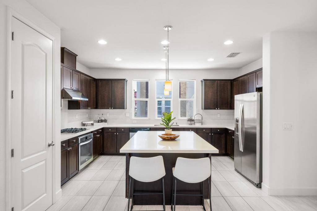 San Jose, CA 95131,1537 Lee PL