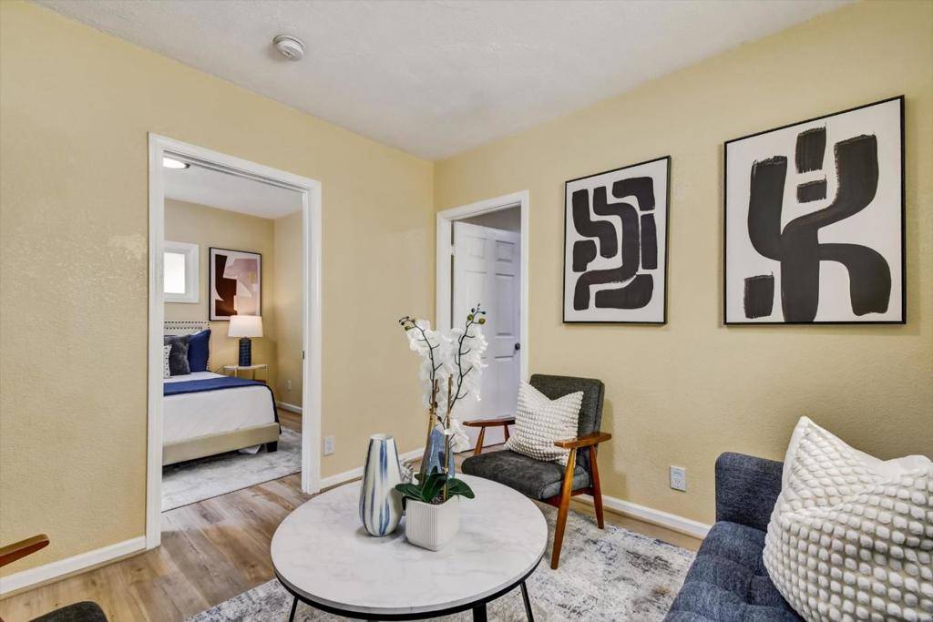 San Francisco, CA 94112,324 Holloway AVE