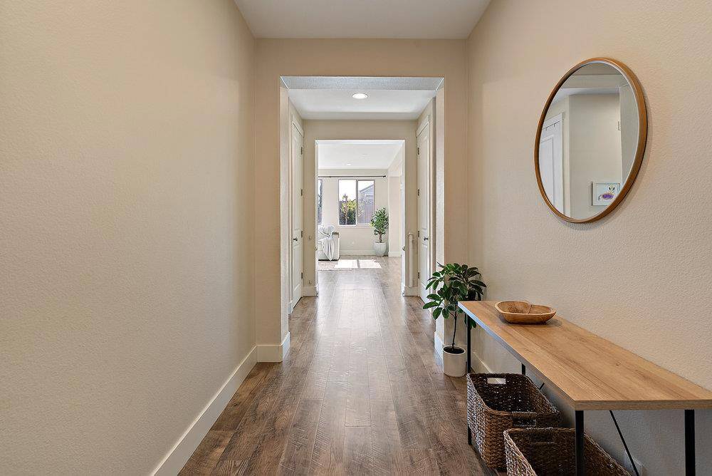 Hollister, CA 95023,1299 Wildrose DR