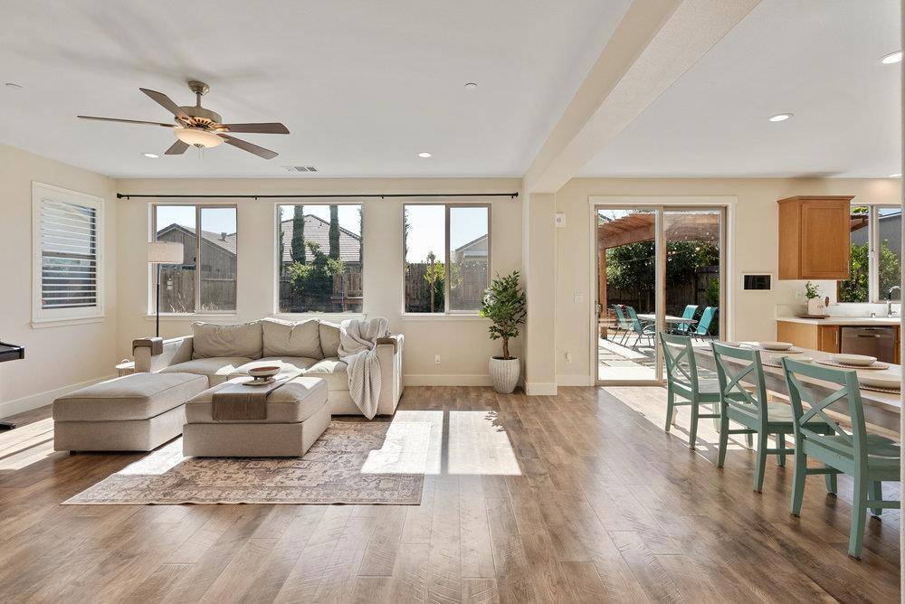 Hollister, CA 95023,1299 Wildrose DR
