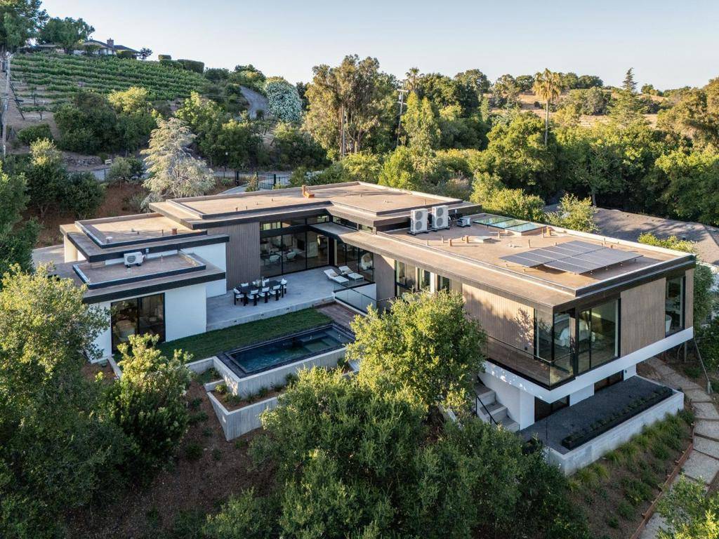 Los Altos Hills, CA 94022,25251 La Rena LN