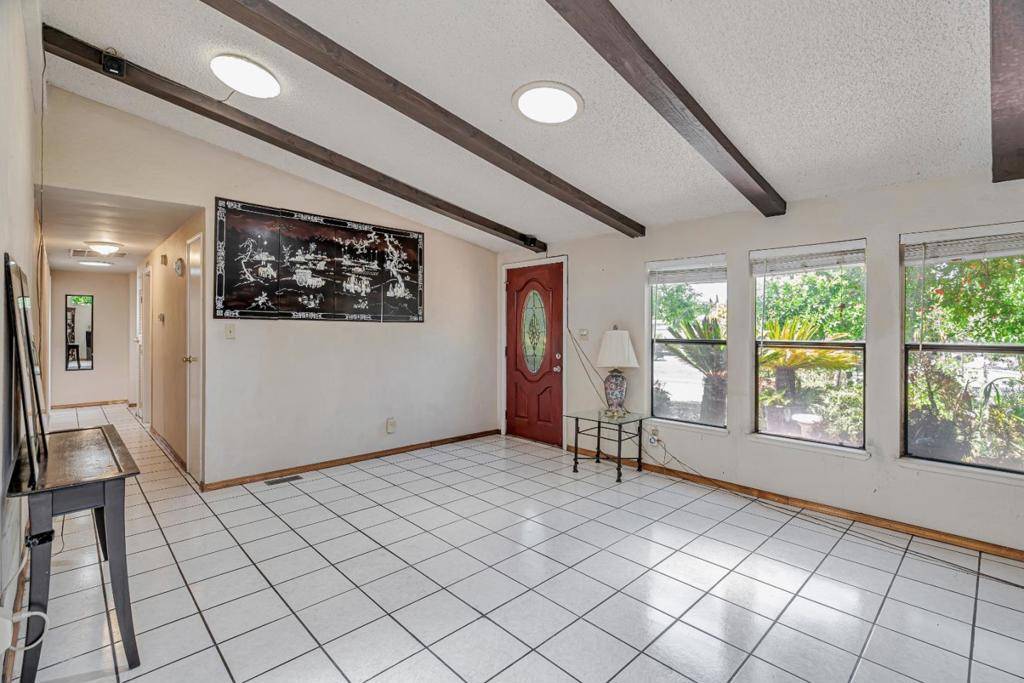 San Jose, CA 95116,64 Via De Guadalupe