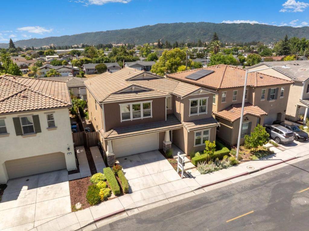 Gilroy, CA 95020,712 Baxter WAY