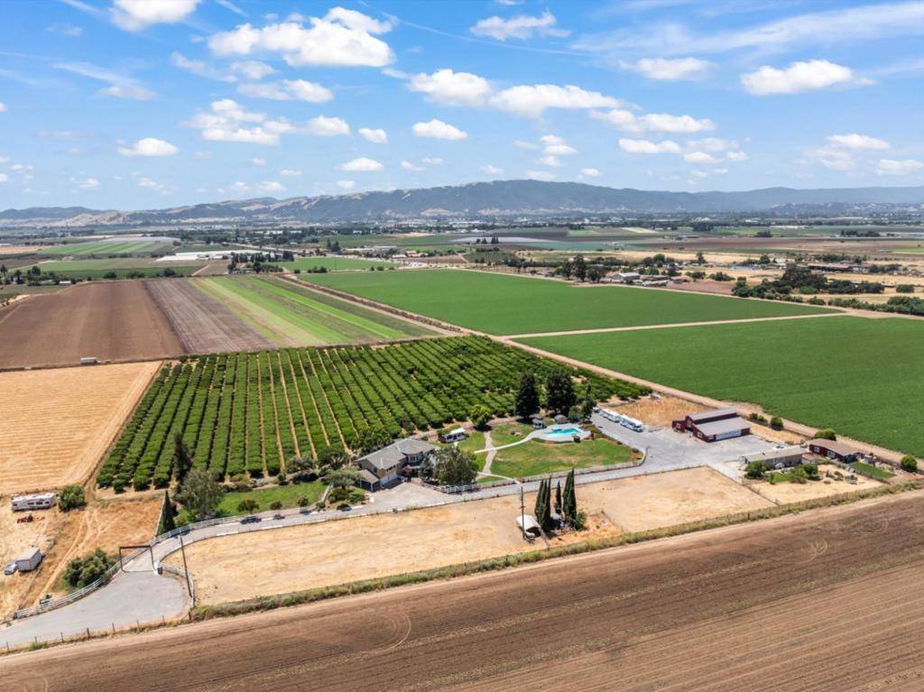 Gilroy, CA 95020,3465 Susie LN