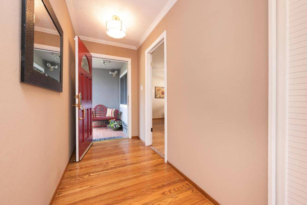 San Bruno, CA 94066,2940 Oakmont DR