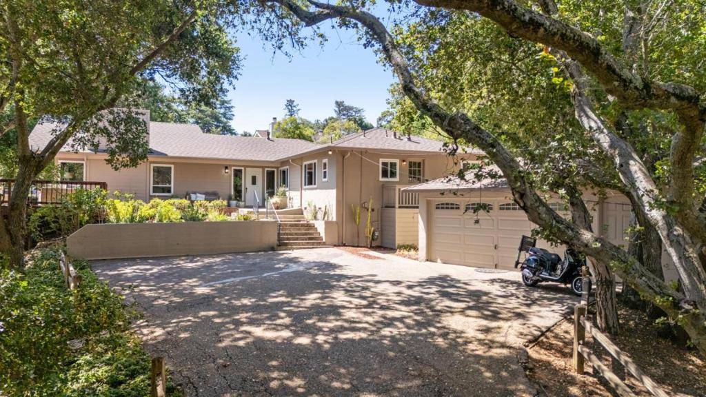 Los Altos Hills, CA 94024,10605 Berkshire DR