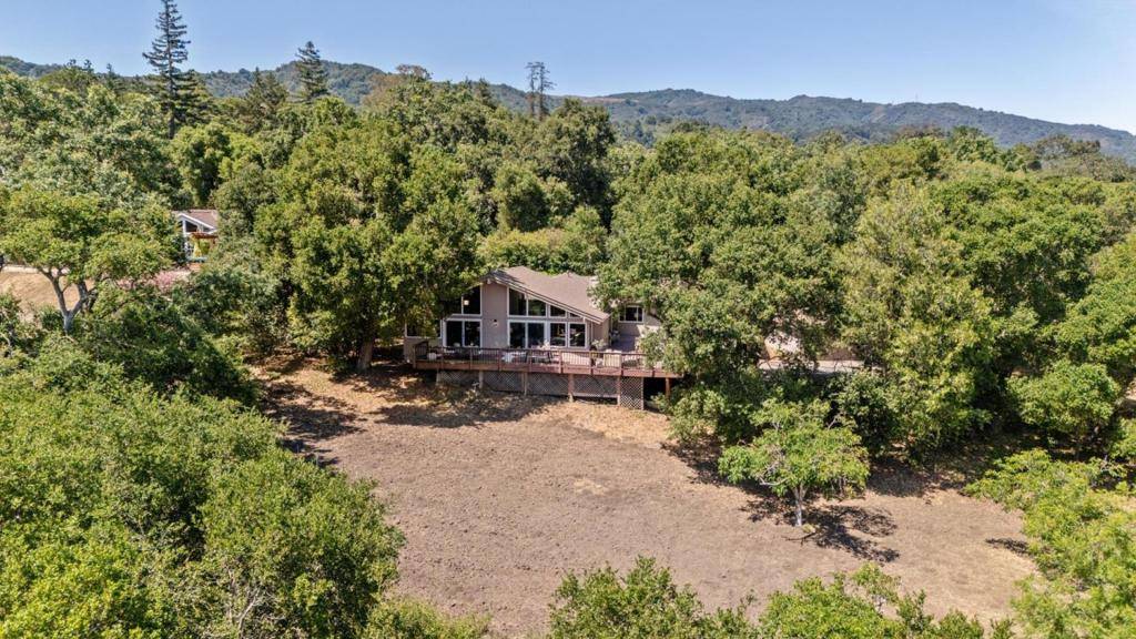 Los Altos Hills, CA 94024,10605 Berkshire DR