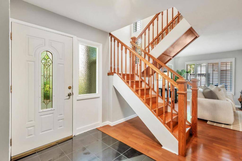 Foster City, CA 94404,856 Erickson LN