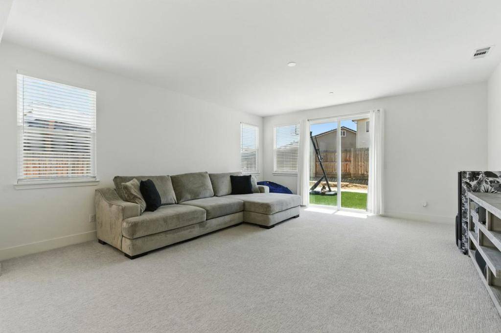 Los Banos, CA 93635,1659 Dolomite DR