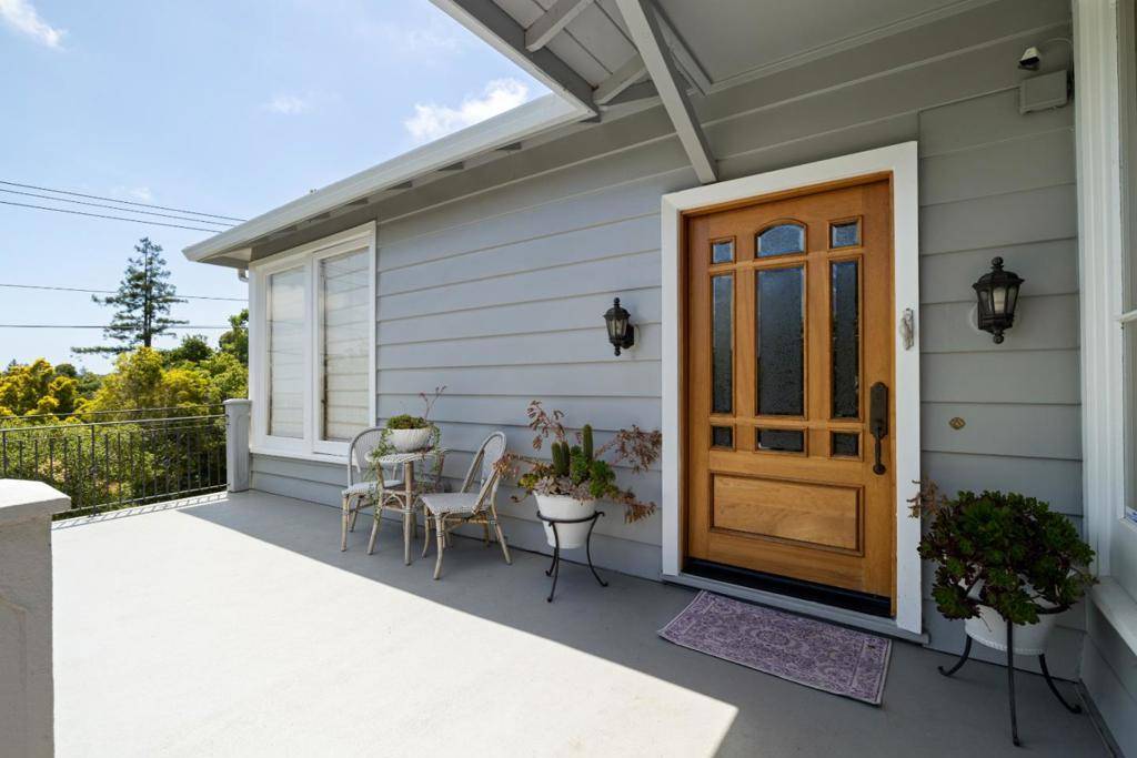 Burlingame, CA 94010,154 Los Robles DR