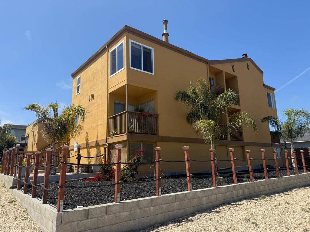 Monterey, CA 93940,910 Wainwright ST