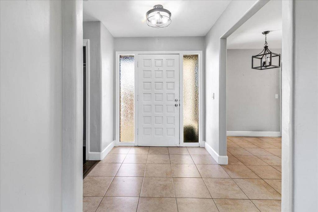 Hollister, CA 95023,1640 Sunset DR