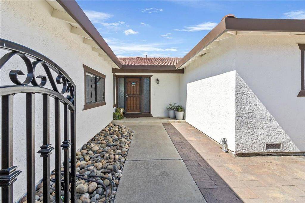 Hollister, CA 95023,1640 Sunset DR