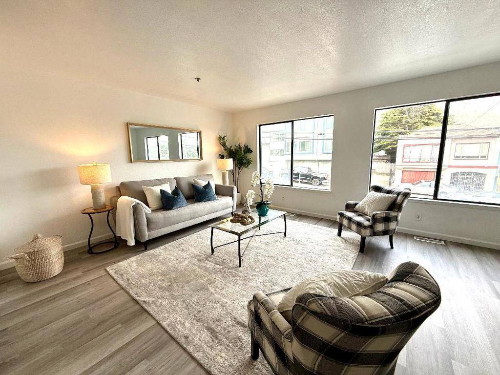 Daly City, CA 94014,900 Hillside BLVD
