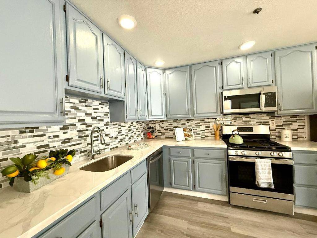 Daly City, CA 94014,900 Hillside BLVD