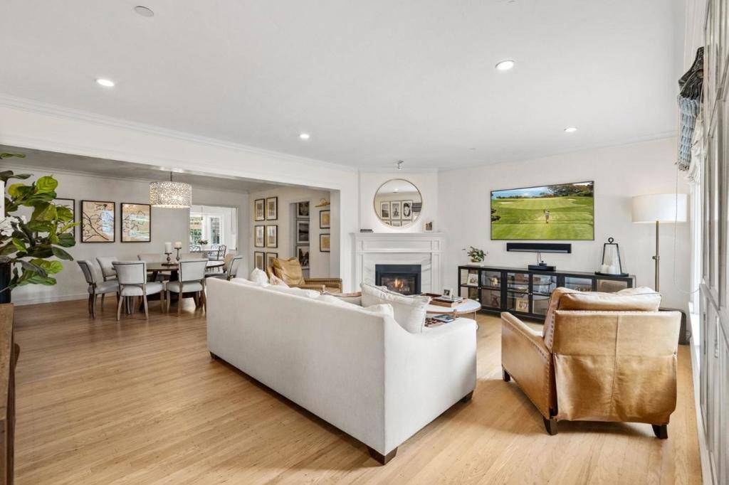 San Mateo, CA 94403,244 Portola DR
